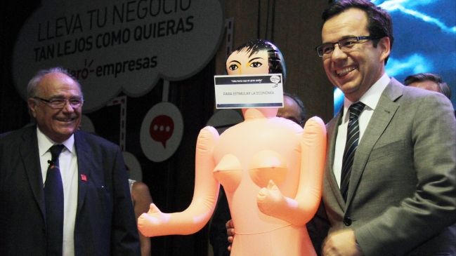 Vicepresidente de Asexma: Episodio de la muñeca inflable 