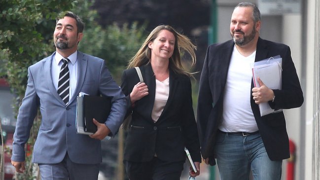 Sebastián Dávalos reaparece en audiencia de revisión de cautelares de Compagnon