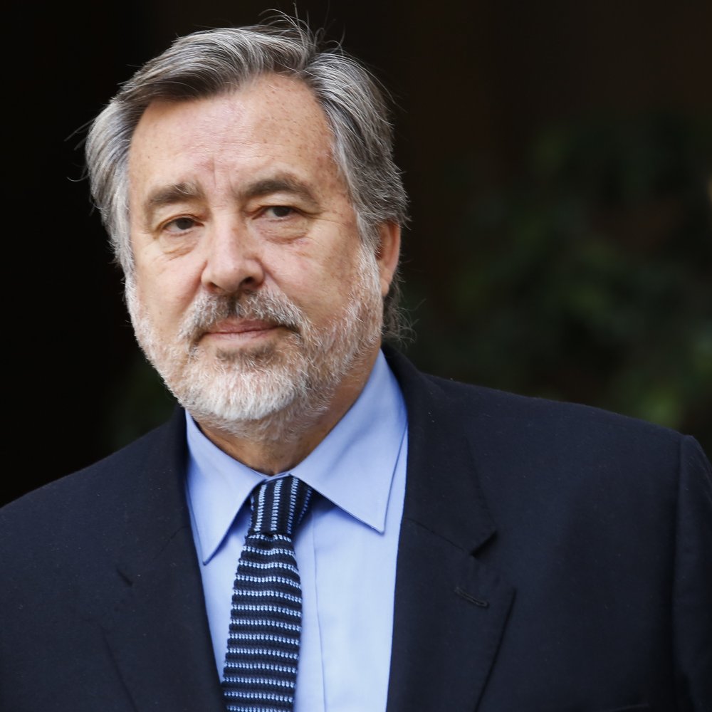 El recordatorio de Guillier a Piñera: Por mucho menos, Golborne tuvo que renunciar