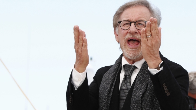 El ícono del cine Steven Spielberg cumple 70 años plenamente vigente