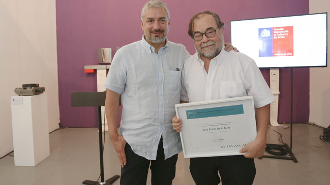 Entregan premio a la trayectoria al destacado fotógrafo Luis Poirot