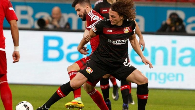 Charles Aránguiz fue expulsado en derrota de Bayer Leverkusen ante Ingolstadt
