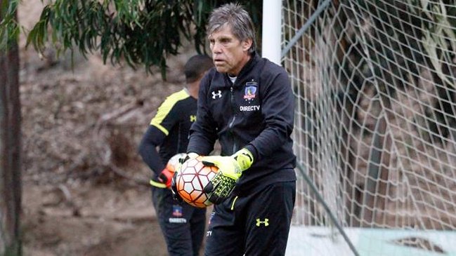 Mentor de Claudio Bravo dejó de ser preparador de arqueros en Colo Colo