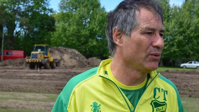 Zaguero de Defensa y Justicia destacó la virtudes del técnico Ariel Holan: 