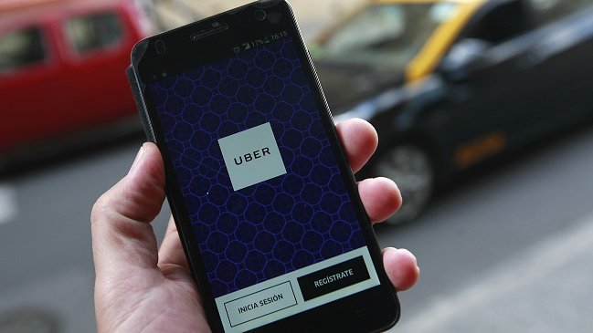 Multan con 114 mil dólares a Uber por facilitar transporte ilegal en Colombia