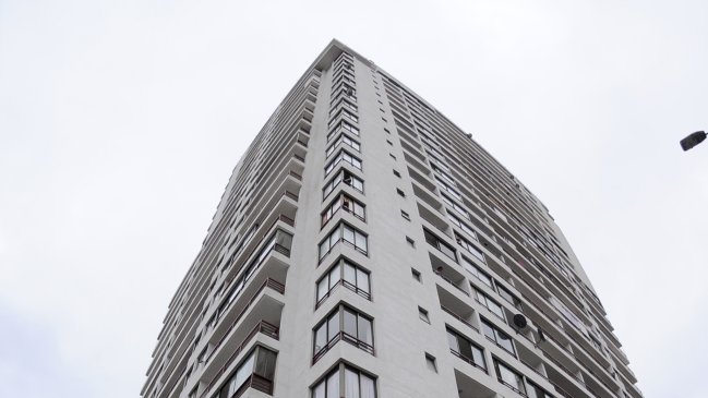 Arquitecto murió tras caer del piso 21 de un edificio en construcción en Las Condes