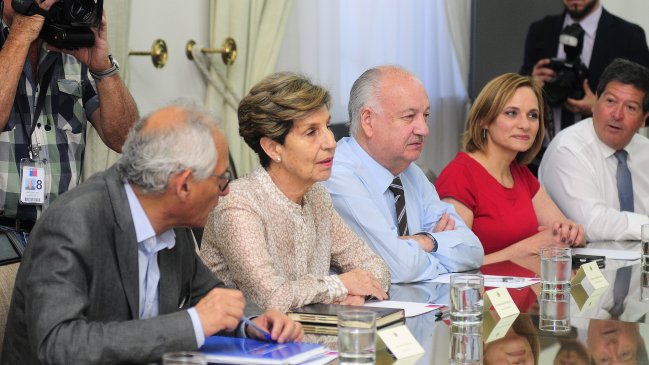 Partidos de la Nueva Mayoría se reúnen para definir plazos en carrera presidencial