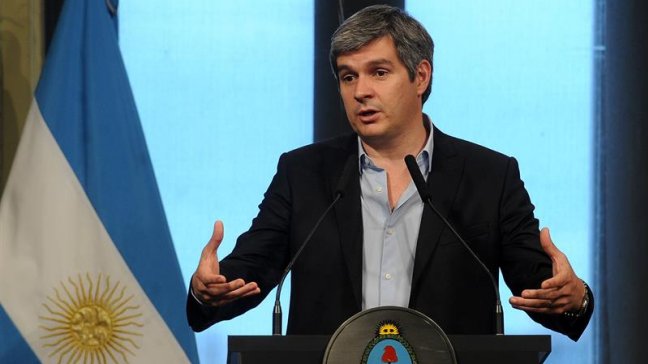 Mauricio Macri destituyó a ministro de Hacienda y Finanzas y dividió la cartera