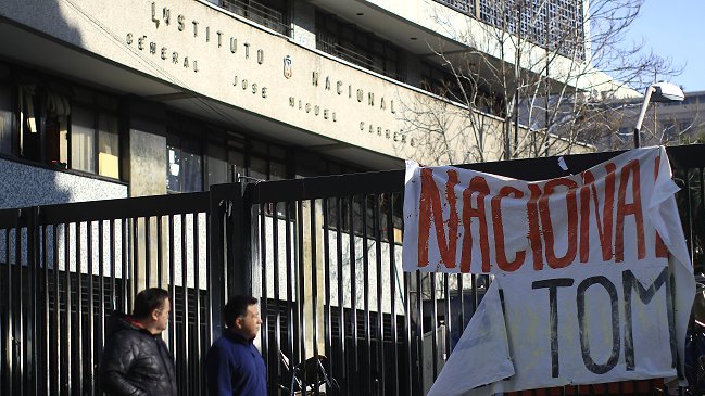 El Instituto Nacional quedó, por primera vez, fuera de los mejores 100 colegios PSU