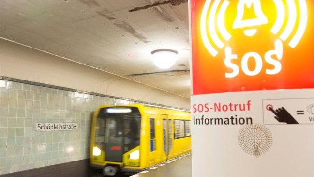 Siete jóvenes intentaron quemar a una persona en situación de calle en Berlín