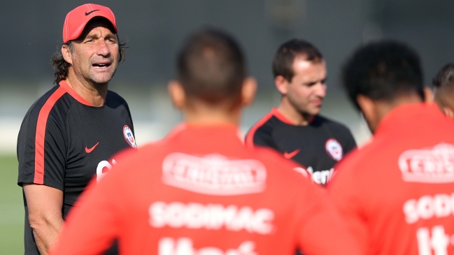 La selección chilena vive su última jornada antes de emprender viaje a China