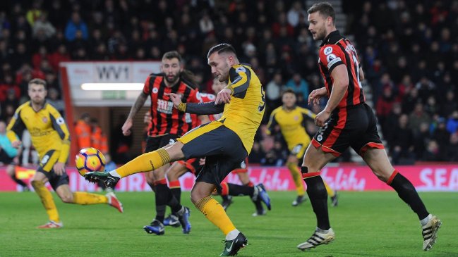 Arsenal reaccionó a tiempo para rescatar un empate en su visita a Bournemouth