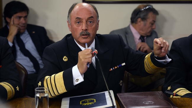 Jefe de la Armada entregó detalles del espionaje de marinos a compañeras