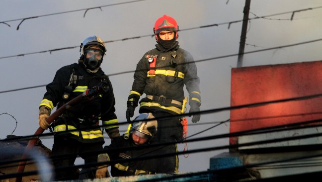 Pelea de pareja terminó con ocho casas quemadas en Maipú