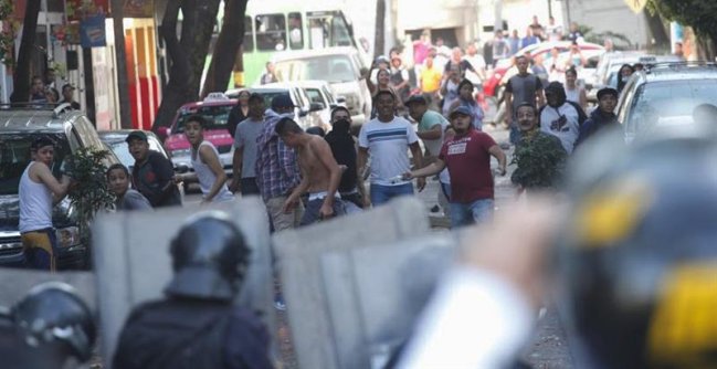 Un policía muerto y 250 detenidos durante ola de saqueos en México