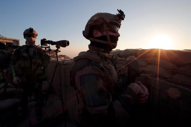 Fuerzas iraquíes irrumpen en barrio de Mosul y matan a 45 supuestos terroristas