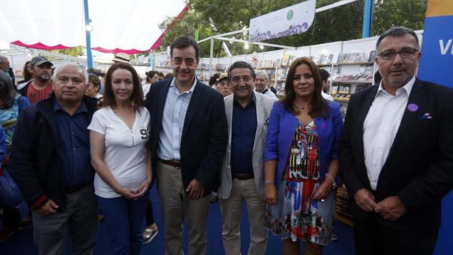 Este sábado se inició una versión de la Feria Internacional del Libro de Viña del Mar