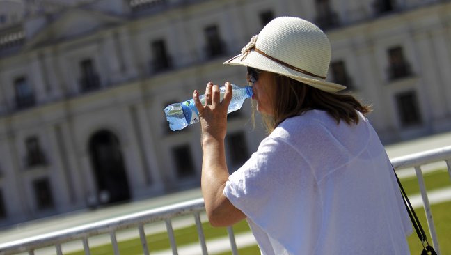 Ola de calor: Santiago registró una máxima de 35,7 grados este viernes