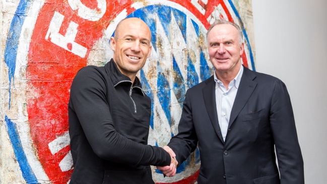 Arjen Robben renovó con Bayern Munich hasta 2018