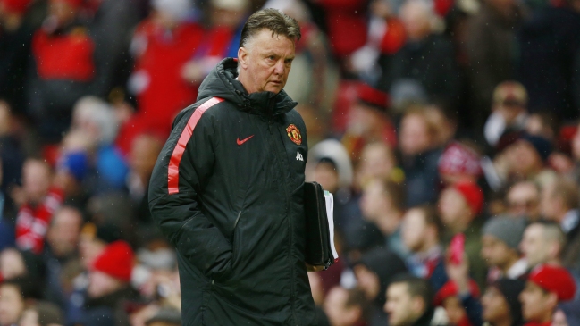 El técnico Louis Van Gaal anunció su retiro del fútbol