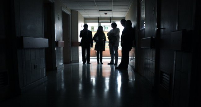 Municipios preocupados por déficit de médicos tras retiro de 277 profesionales