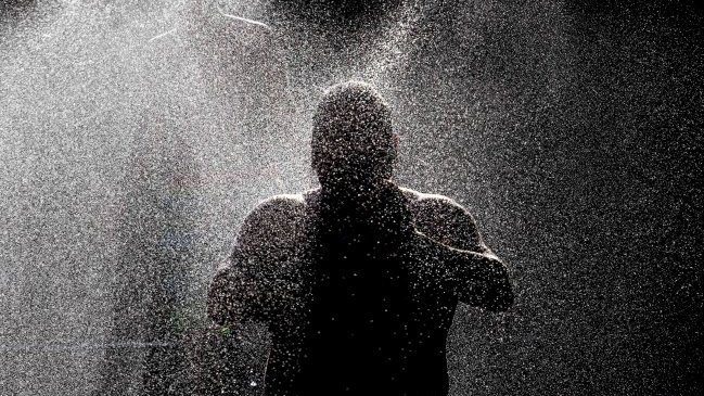 El desafío de ducharse en tres minutos, la campaña del Gobierno para ahorrar agua