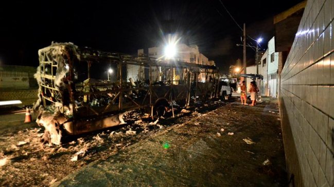 Brasil: 10 buses quemados en protestas contra transferencia de presos