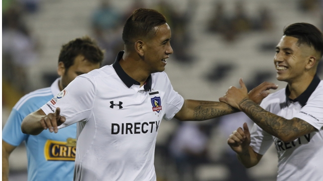Colo Colo aprovechó los errores defensivos y superó a Sporting Cristal