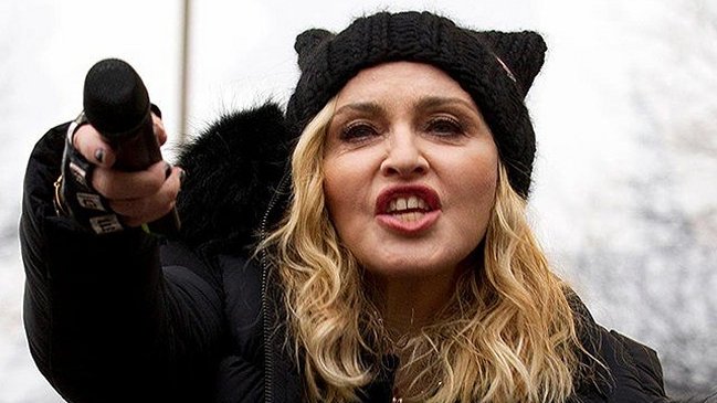 Madonna aparece por sorpresa en una 