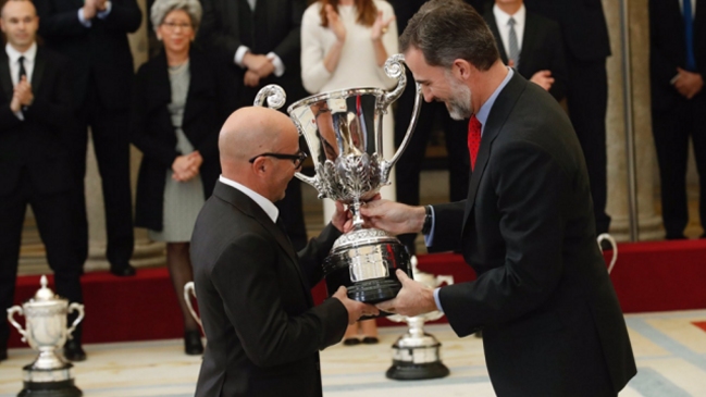 Jorge Sampaoli recibió Trofeo Comunidad Iberoamericana