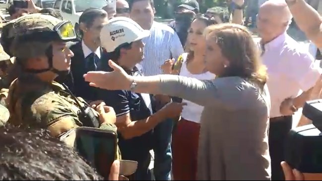Alcaldes protestaron tras llegada de la Presidenta Bachelet a Pumanque