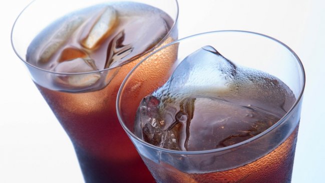 Francia prohibió la distribución ilimitada de bebidas azucaradas