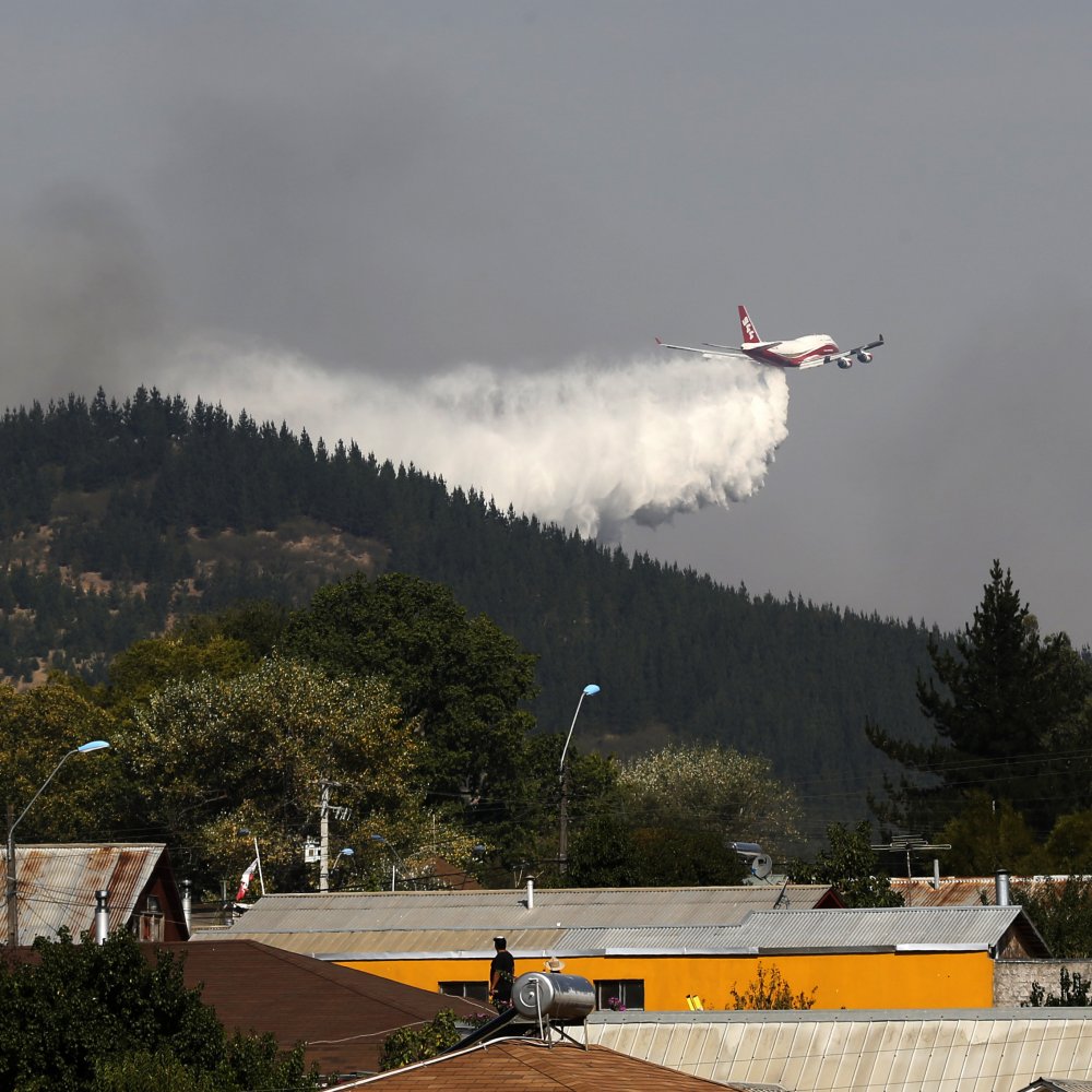 Incendios forestales: SuperTanker se enfoca en la Región del Biobío