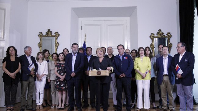 Bachelet por origen de los incendios: Hay elementos raros que no se condicen con lo habitual