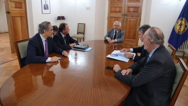 Ministro Fernández por tregua de Chile Vamos: 