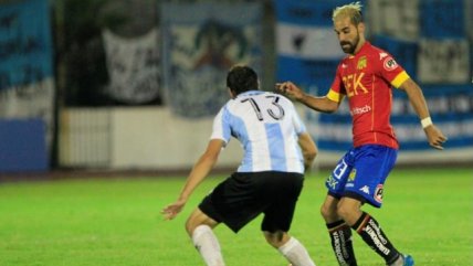 Jaime decretó el triunfo de U. Española con un golazo ante Cerro de Montevideo