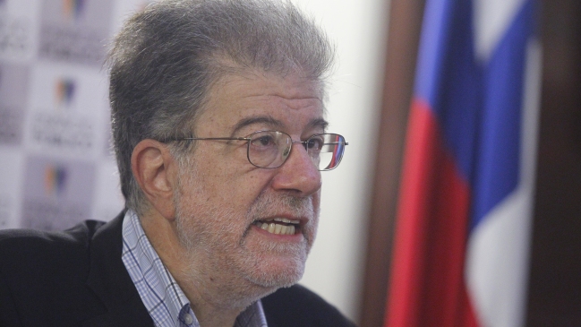 Ante polémica del Servel, Engel acusa 