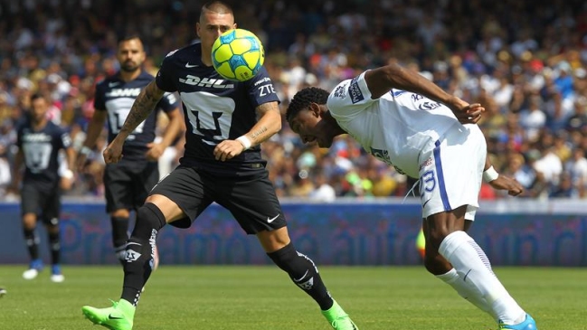 Pumas y Pachuca repartieron puntos en duelo de chilenos en México