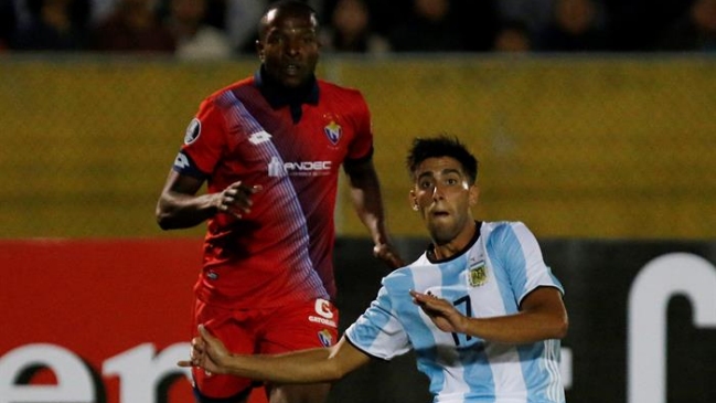 Embajador argentino en Quito apuntó a aerolínea chilena por retraso de Atlético Tucumán