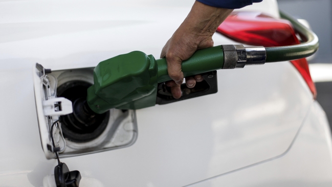 El precio de las bencinas tendrá una nueva baja este jueves