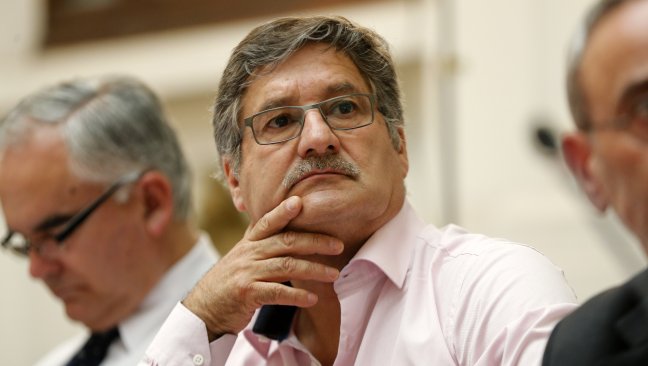 Siguen la tensión PPD por el refichaje: Secretario general confronta a jefe de bancada