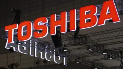  Toshiba se hunde en la Bolsa tras renuncia de presidente  