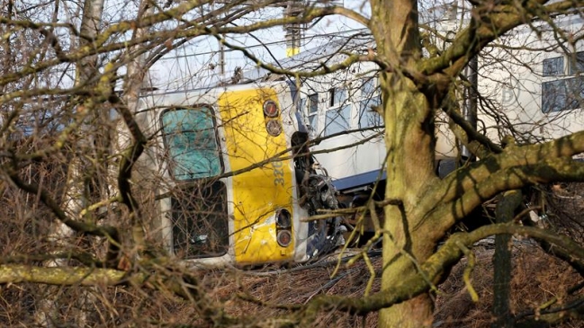 Una veintena de heridos en descarrilamiento de tren en Bélgica