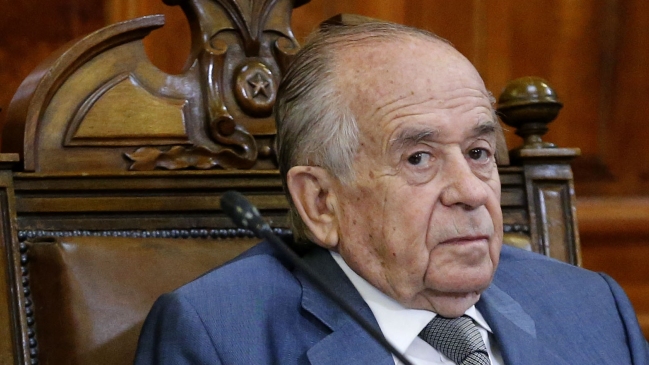 Zaldívar propone terminar con dietas de ex Presidentes para costear a nuevos senadores