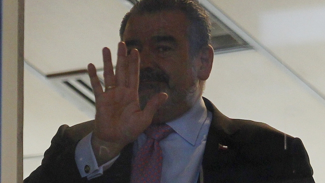 La particular invitación vía Twitter que aceptó el empresario Andrónico Luksic