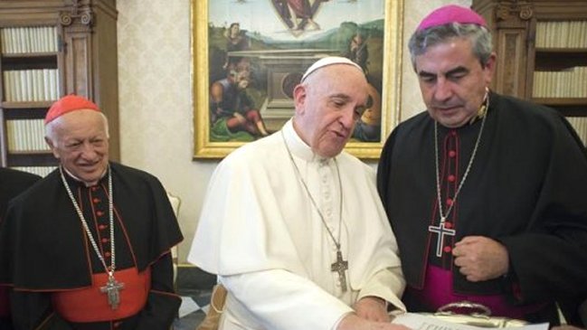 Papa Francisco habló con obispos chilenos sobre los incendios y el aborto