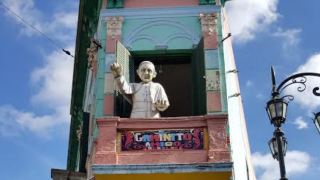 El Vaticano perseguirá el lucro no autorizado de la imagen del papa