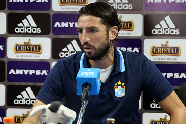 En Perú comparan a Mauricio Viana con Manuel Neuer por 