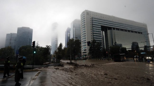 Desborde del Mapocho: Sernac pedirá 