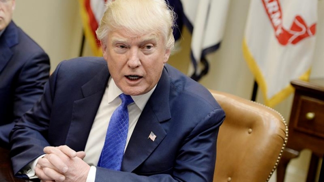 Casa Blanca intentó que el FBI negara que hubo contactos con Rusia, según CNN